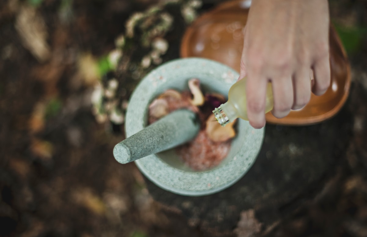 Turmeric root and powder